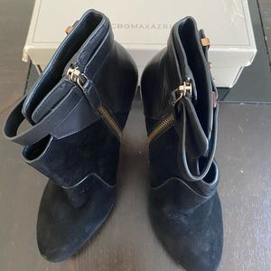 BCBG Black Ankle Suede and leather Booties